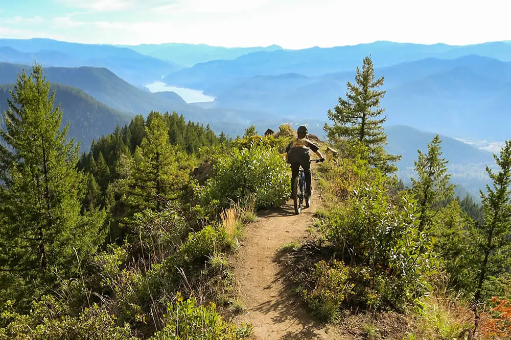Mountain biking the world famous trails of Oakridge, Oregon